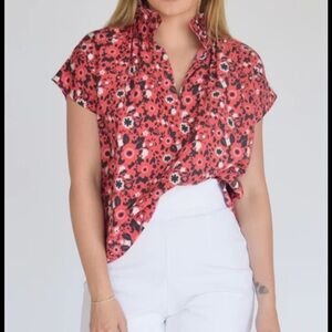 Never A Wallflower NWT Vicki Ruffle Neck Floral Blouse Red Print Size L
